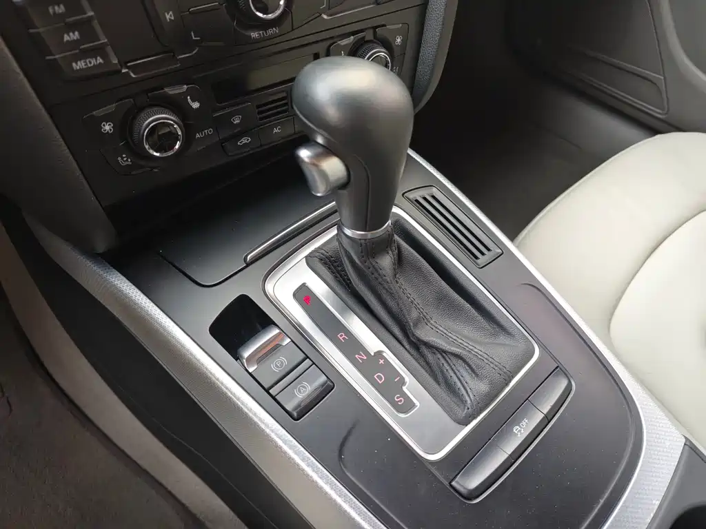 Audi Audi A5 2010 2.0TFSI Cabriolet 2010 - thumbnail 12