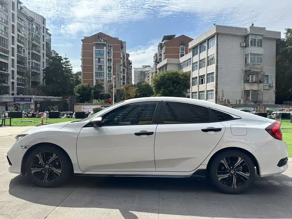 Honda Honda Civic 2019 220TURBO CVT Sport Edition China V 2020 - thumbnail 15