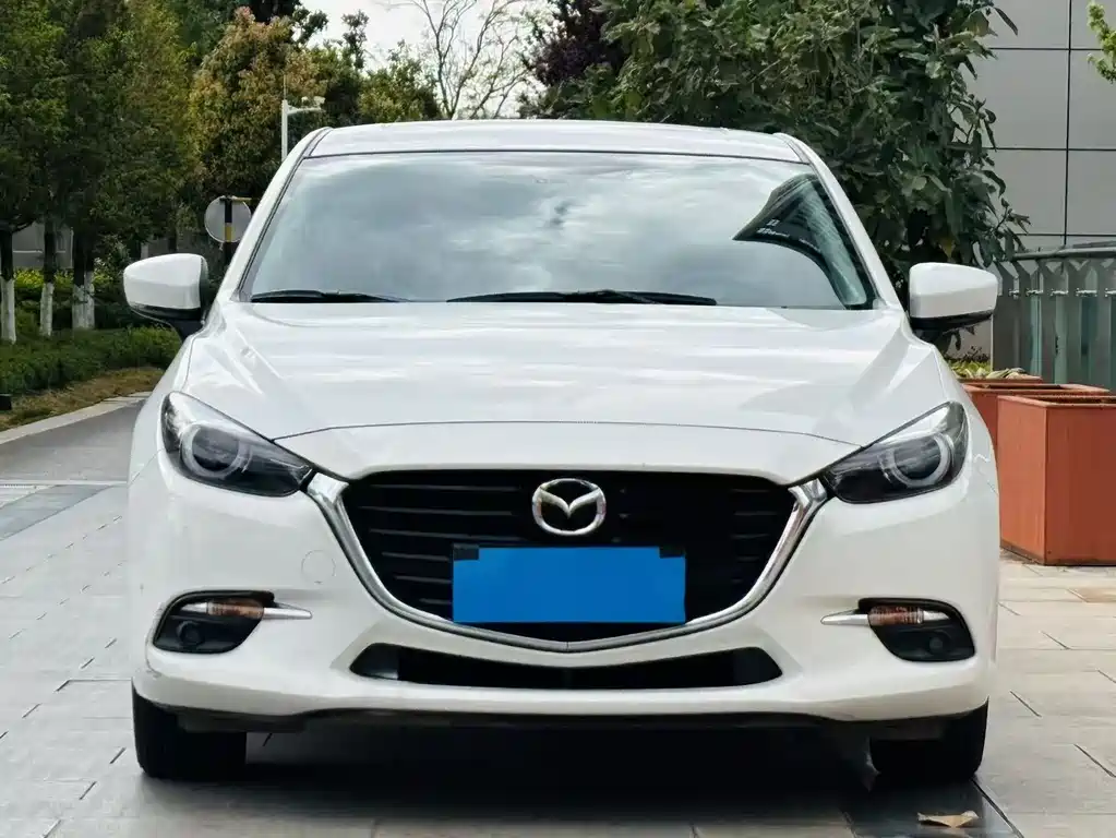 Mazda Mazda 3 Axela 2019 Cloud Control Edition Hatchback 2.0L Automatic Luxury Model China V 2019 - thumbnail 2