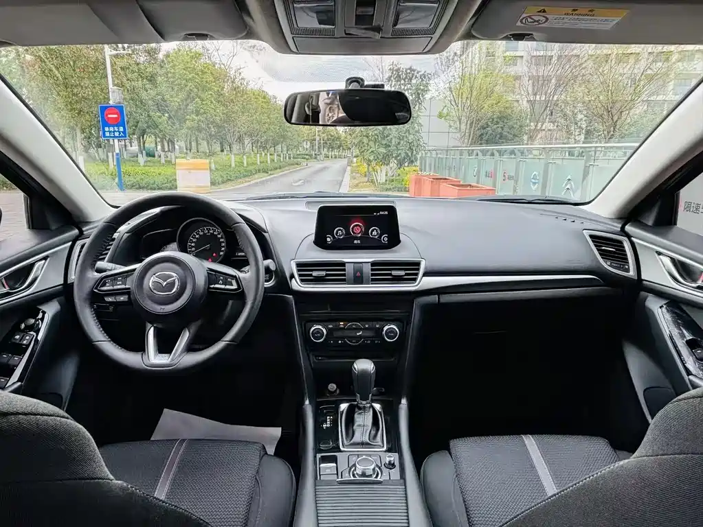 Mazda Mazda 3 Axela 2019 Cloud Control Edition Hatchback 2.0L Automatic Luxury Model China V 2019 - thumbnail 9