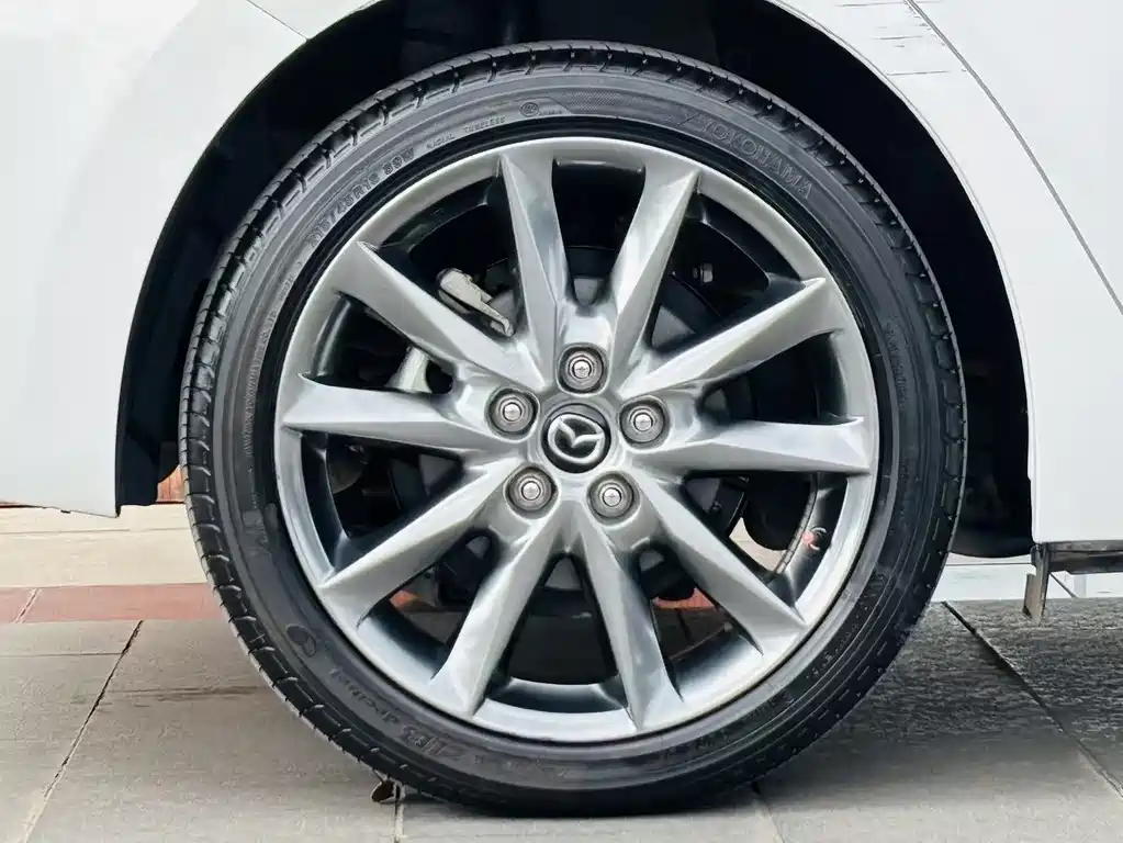 Mazda Mazda 3 Axela 2019 Cloud Control Edition Hatchback 2.0L Automatic Luxury Model China V 2019 - thumbnail 15