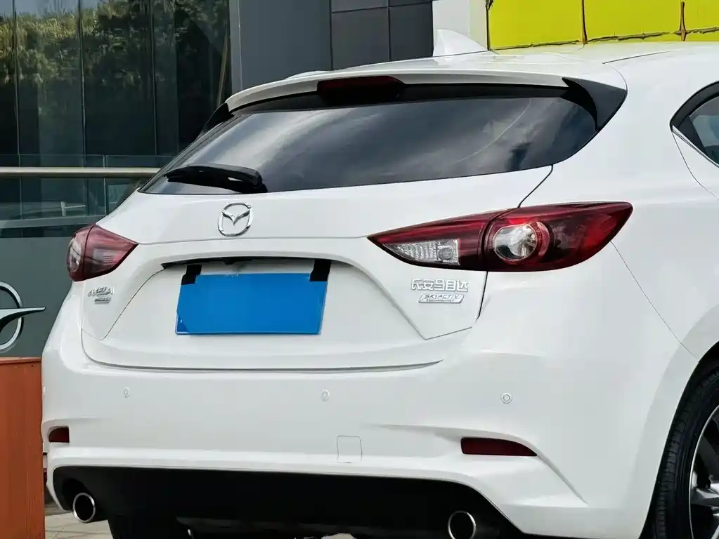 Mazda Mazda 3 Axela 2019 Cloud Control Edition Hatchback 2.0L Automatic Luxury Model China V 2019 - thumbnail 18