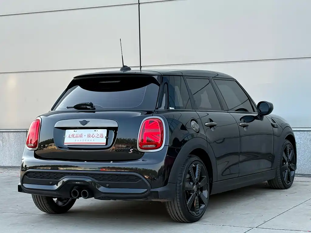MINI MINI 2023 2.0T COOPER S King's Cross Special Edition Five-Door 2023 - thumbnail 6