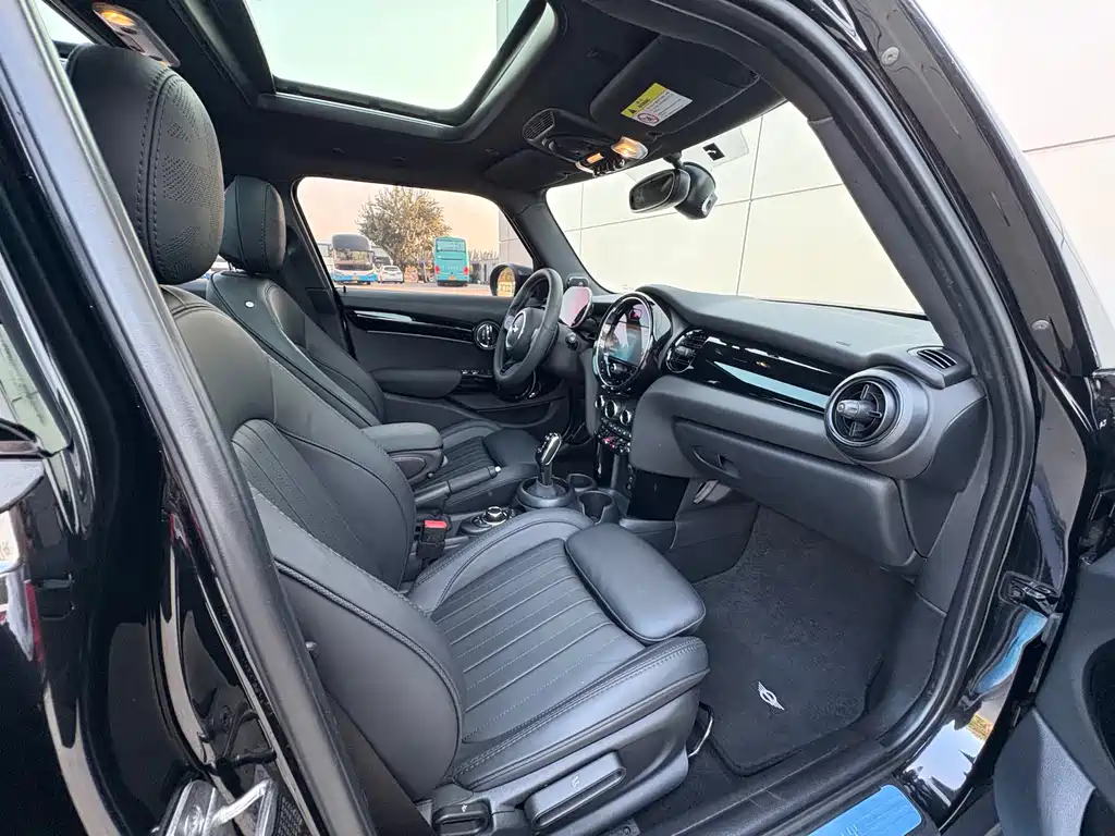 MINI MINI 2023 2.0T COOPER S King's Cross Special Edition Five-Door 2023 - thumbnail 14