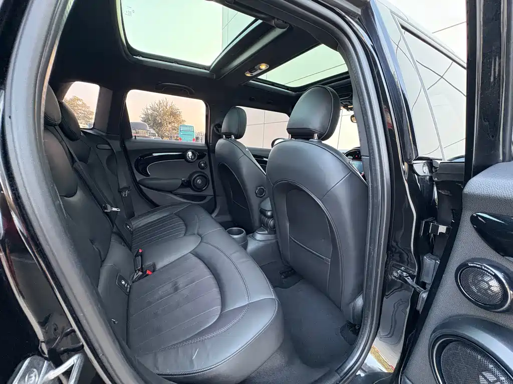 MINI MINI 2023 2.0T COOPER S King's Cross Special Edition Five-Door 2023 - thumbnail 15
