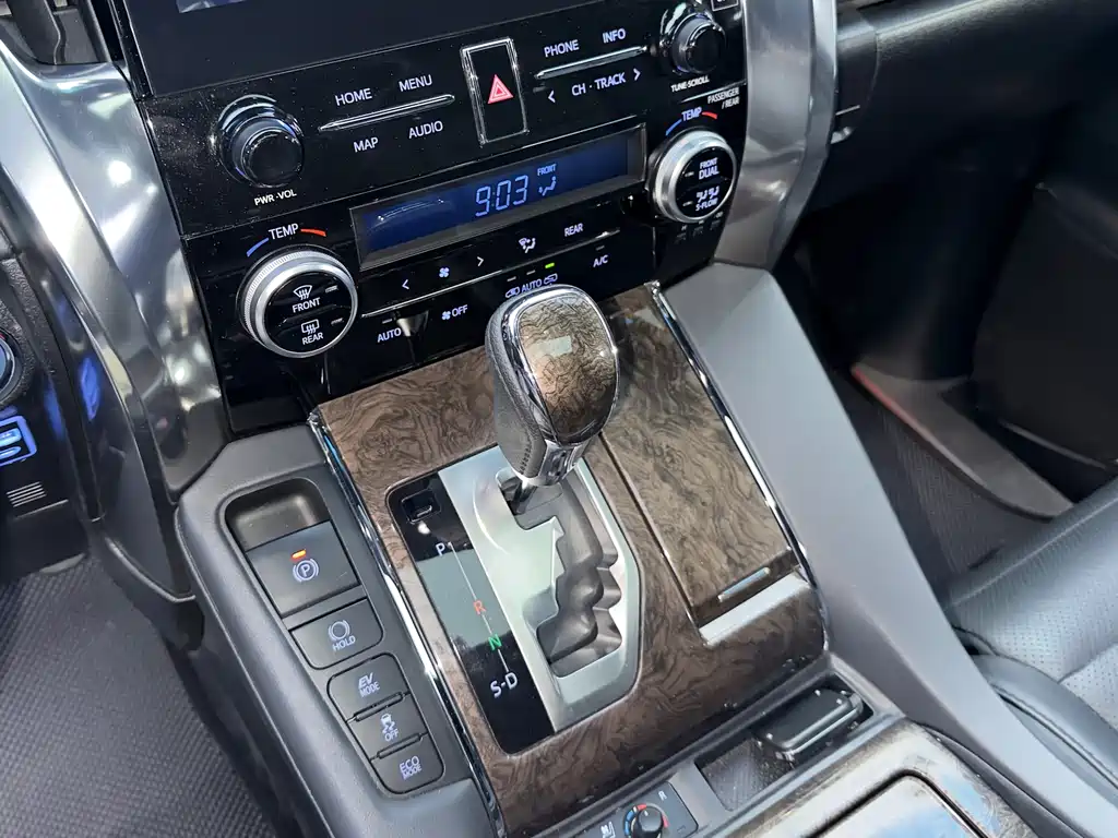 Toyota Alphard 2021 Model Hybrid 2.5L Executive Version 2022 - thumbnail 12