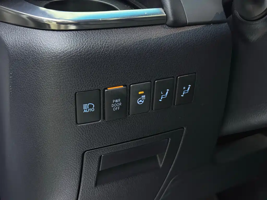 Toyota Alphard 2021 Model Hybrid 2.5L Executive Version 2022 - thumbnail 13