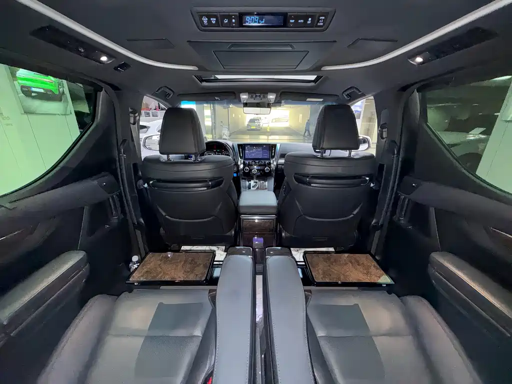 Toyota Alphard 2021 Model Hybrid 2.5L Executive Version 2022 - thumbnail 19