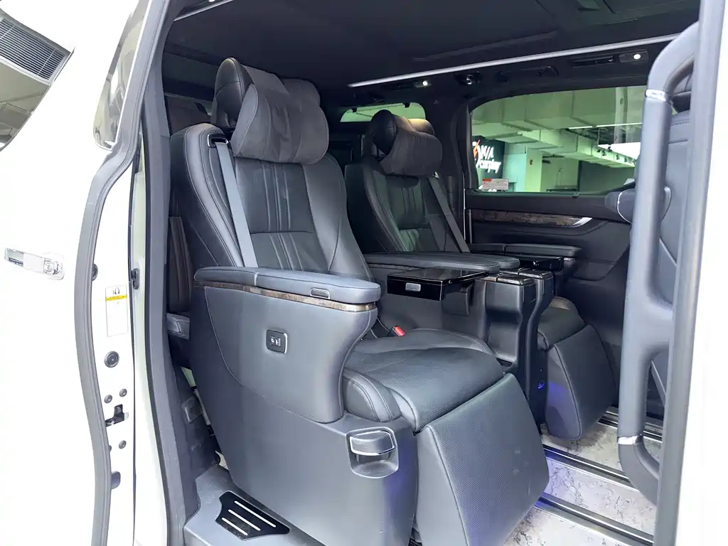 Toyota Alphard 2021 Model Hybrid 2.5L Executive Version 2022 - thumbnail 24