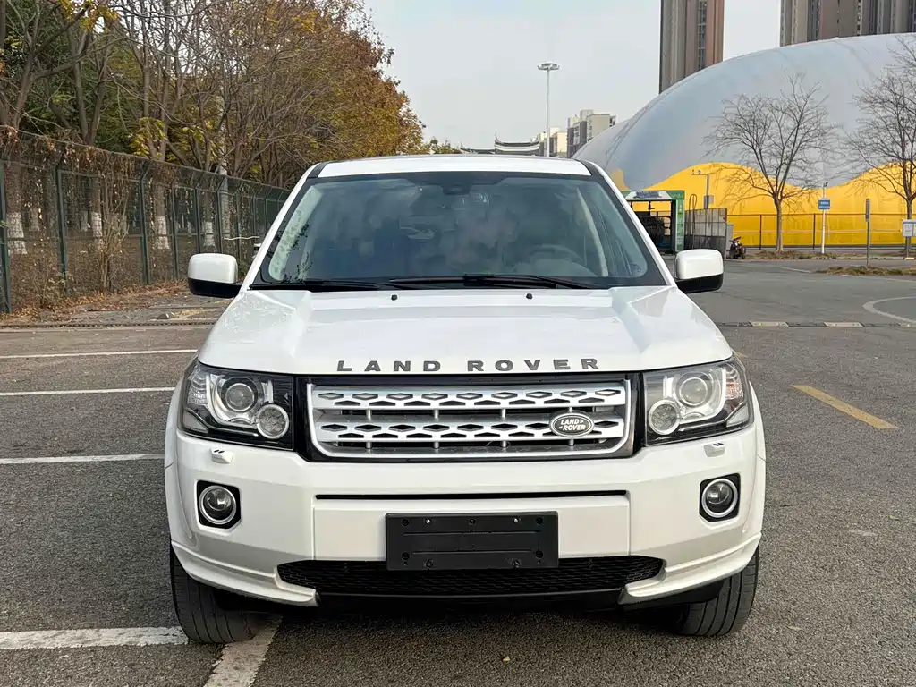 Land Rover Freelander 2 2013 2.2L SD4 SE Diesel 2013 - thumbnail 2