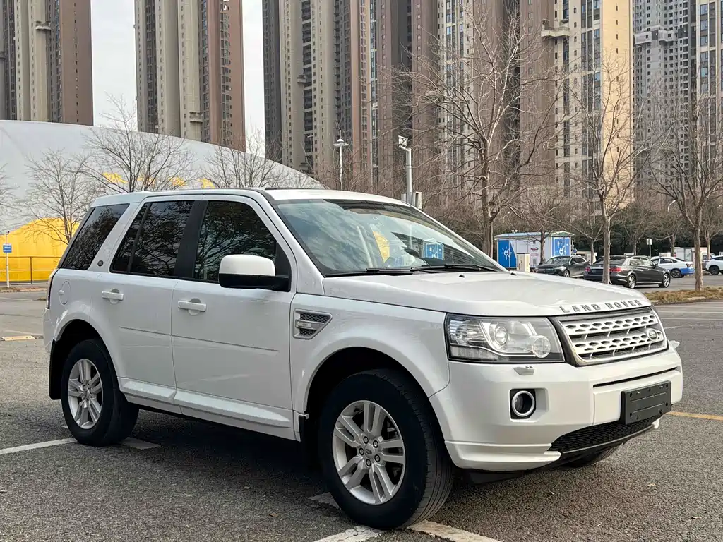Land Rover Freelander 2 2013 2.2L SD4 SE Diesel 2013 - thumbnail 3