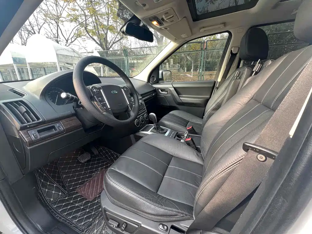 Land Rover Freelander 2 2013 2.2L SD4 SE Diesel 2013 - thumbnail 4