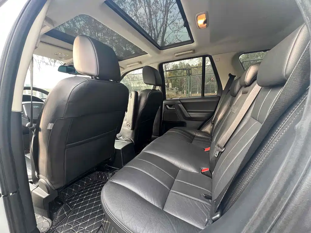 Land Rover Freelander 2 2013 2.2L SD4 SE Diesel 2013 - thumbnail 5