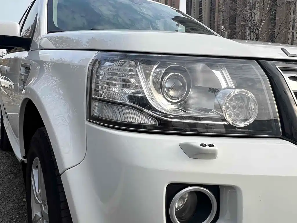Land Rover Freelander 2 2013 2.2L SD4 SE Diesel 2013 - thumbnail 11