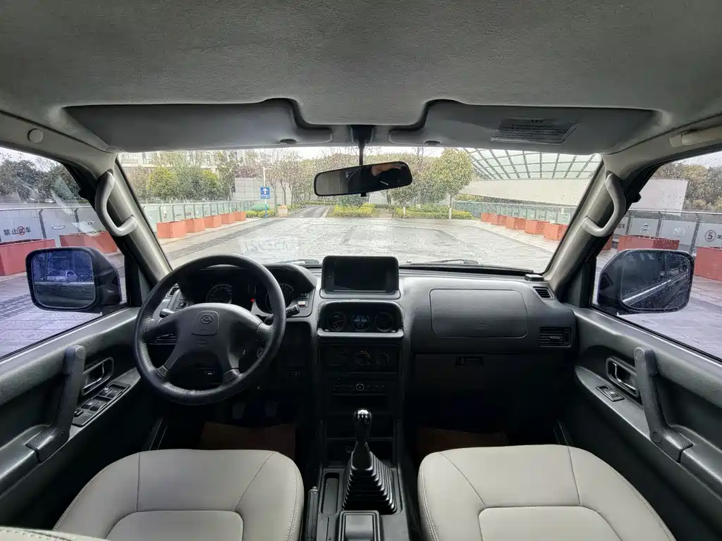 Leopaard Auto Geely Black Diamond 2013 2.2L Manual 2WD Standard Model 2014 - thumbnail 9