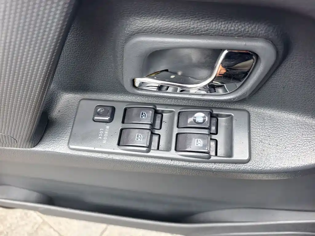 Leopaard Auto Geely Black Diamond 2013 2.2L Manual 2WD Standard Model 2014 - thumbnail 17