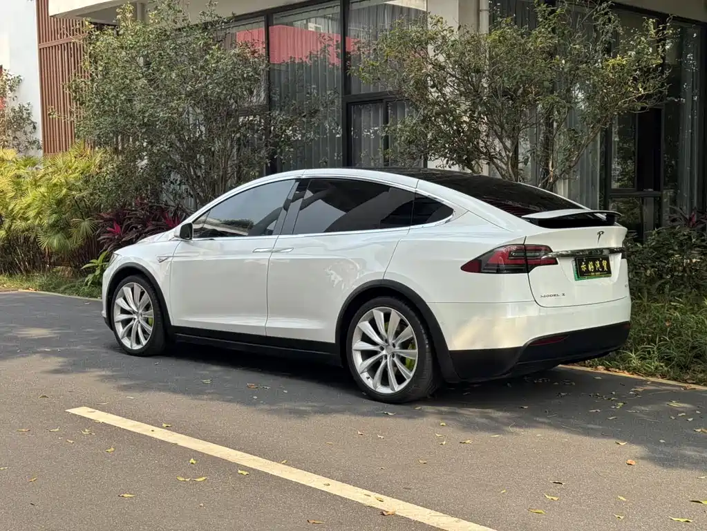 Tesla Model X 2016 Model X 90D 2017 - thumbnail 2