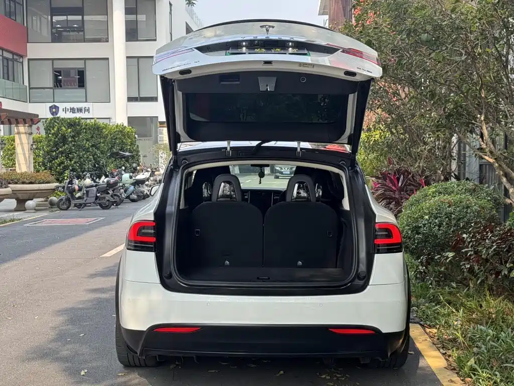 Tesla Model X 2016 Model X 90D 2017 - thumbnail 11