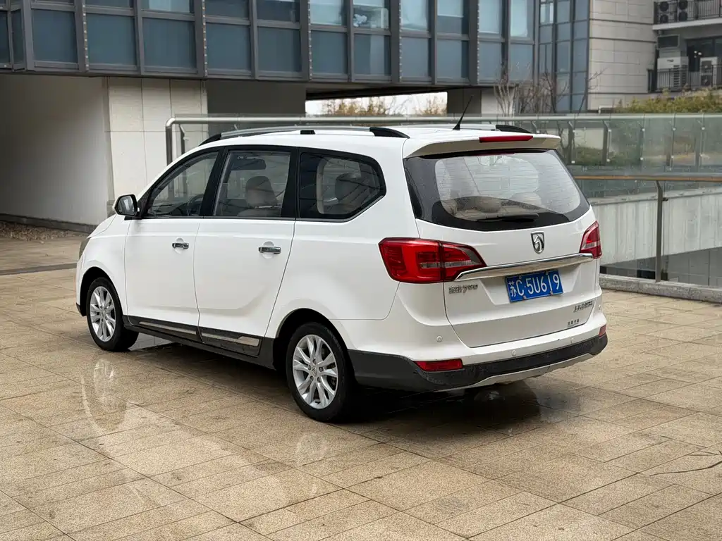 Baojun Baojun 730 2016 1.5L Manual Comfort 7-seater China V 2016 - thumbnail 4