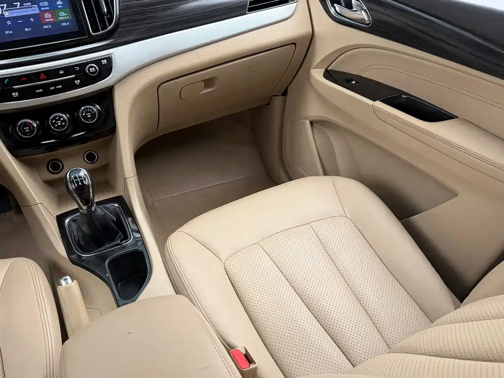 Baojun Baojun 730 2016 1.5L Manual Comfort 7-seater China V 2016 - thumbnail 12