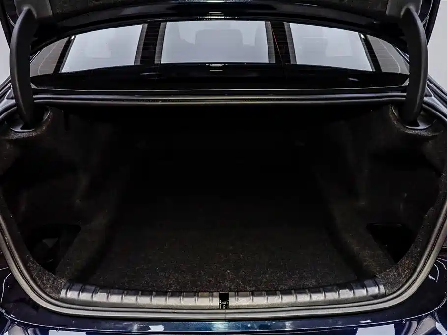 BMW BMW 5 Series 2023 530Li Leading Model M Sport Package 2023 - thumbnail 6