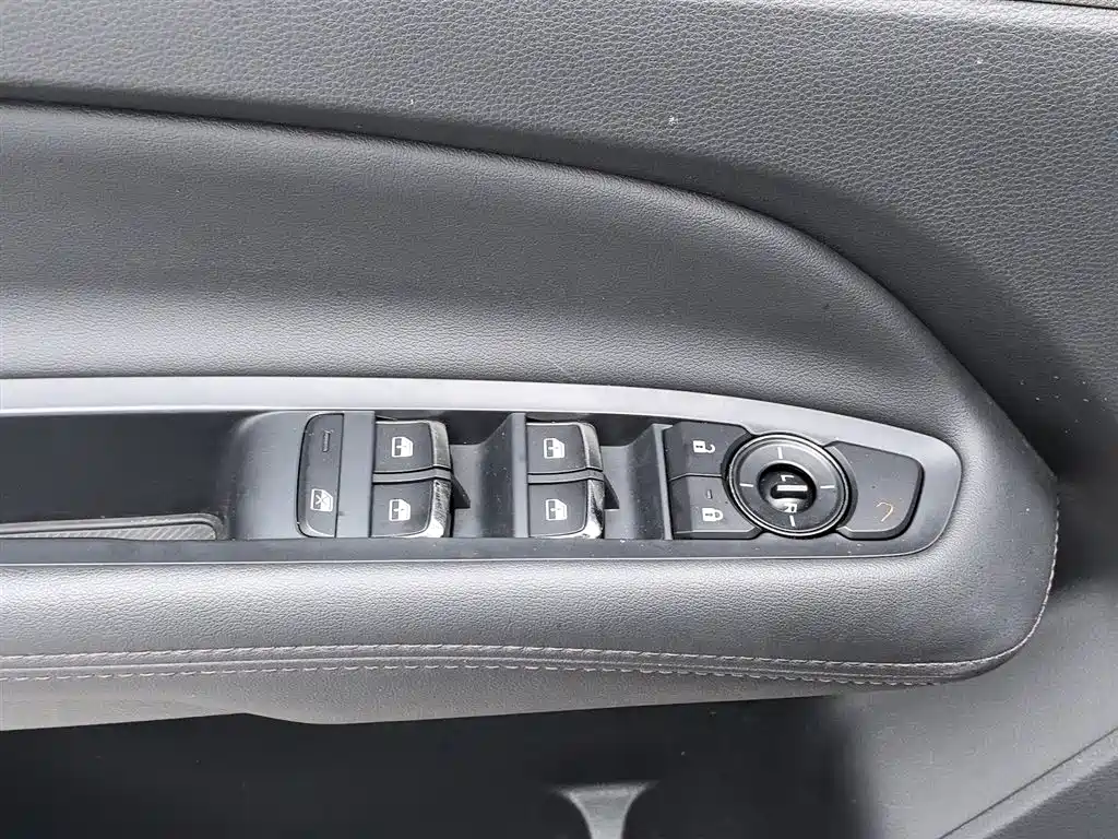 Ford Lingrui 2022 EcoBoost 170 Boiling Edition 2023 - thumbnail 9