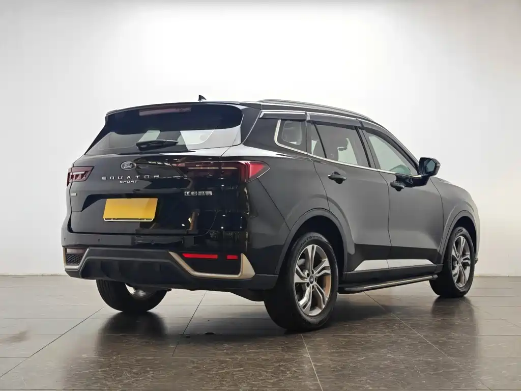 Ford Lingrui 2022 EcoBoost 170 Platinum Edition 2022 - thumbnail 3