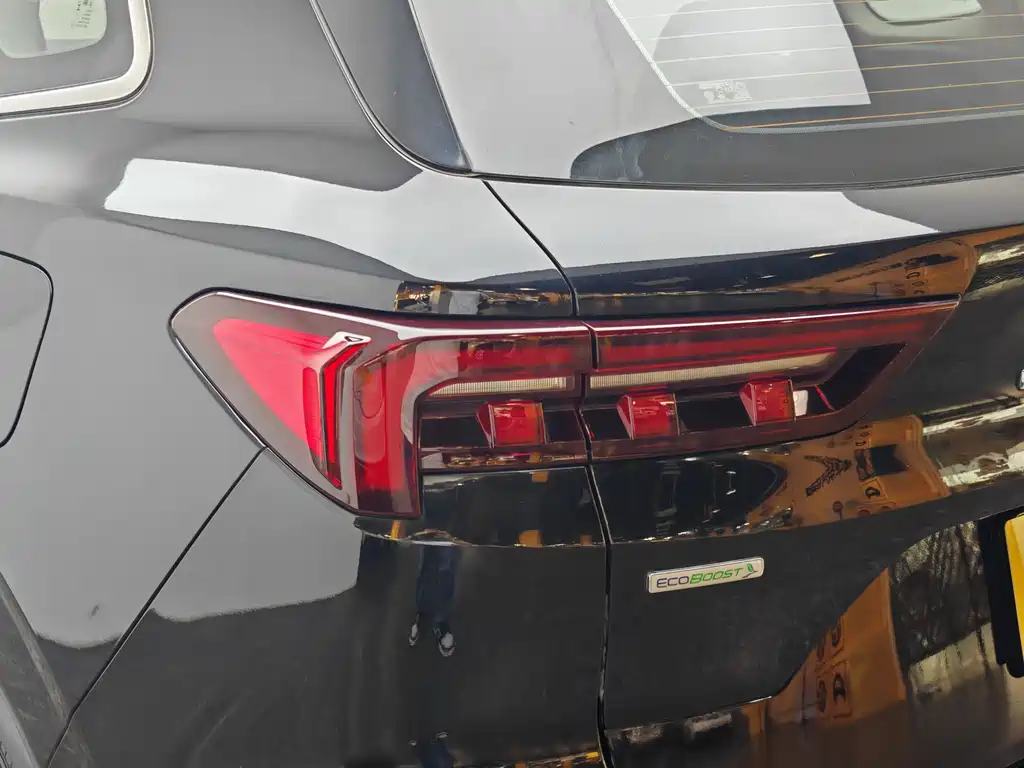 Ford Lingrui 2022 EcoBoost 170 Platinum Edition 2022 - thumbnail 7