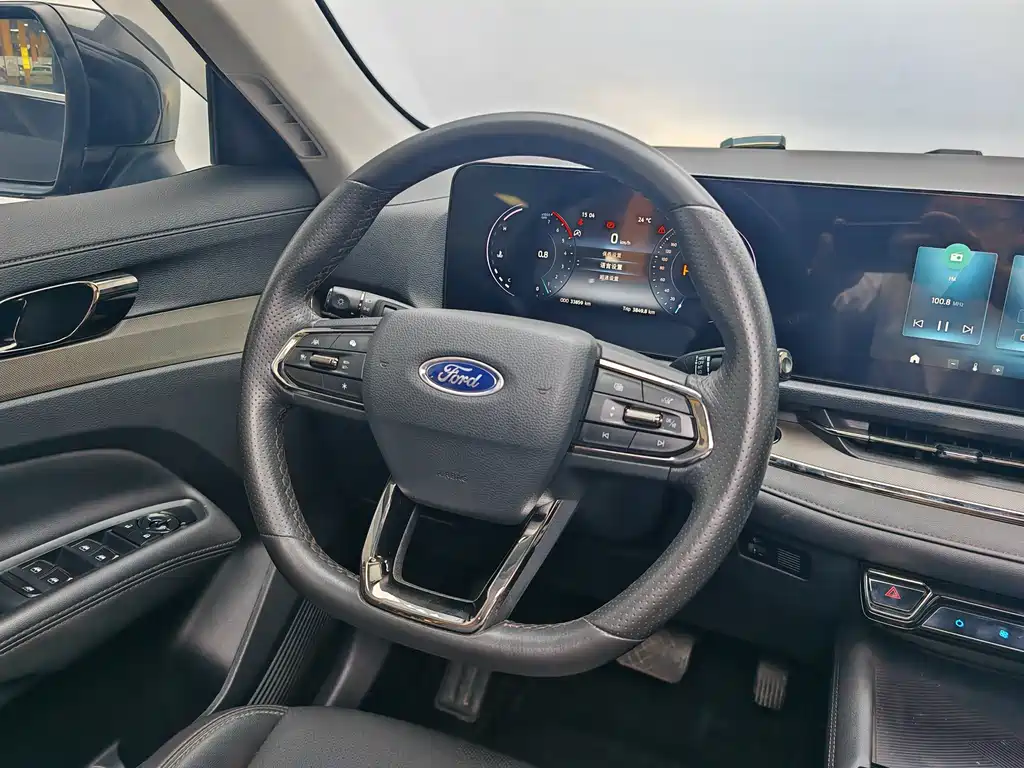 Ford Lingrui 2022 EcoBoost 170 Platinum Edition 2022 - thumbnail 16