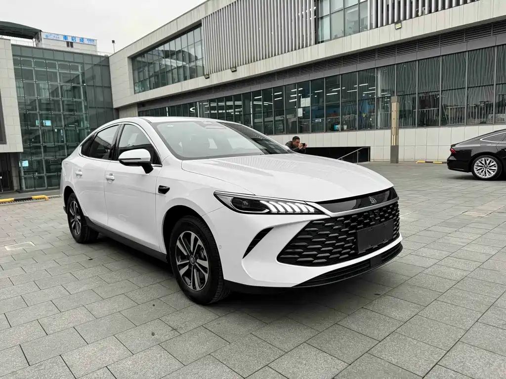 BYD BYD Qin PLUS 2025 DM-i Intelligent Driving Version 120KM Extended Range Model 2025 - thumbnail 3