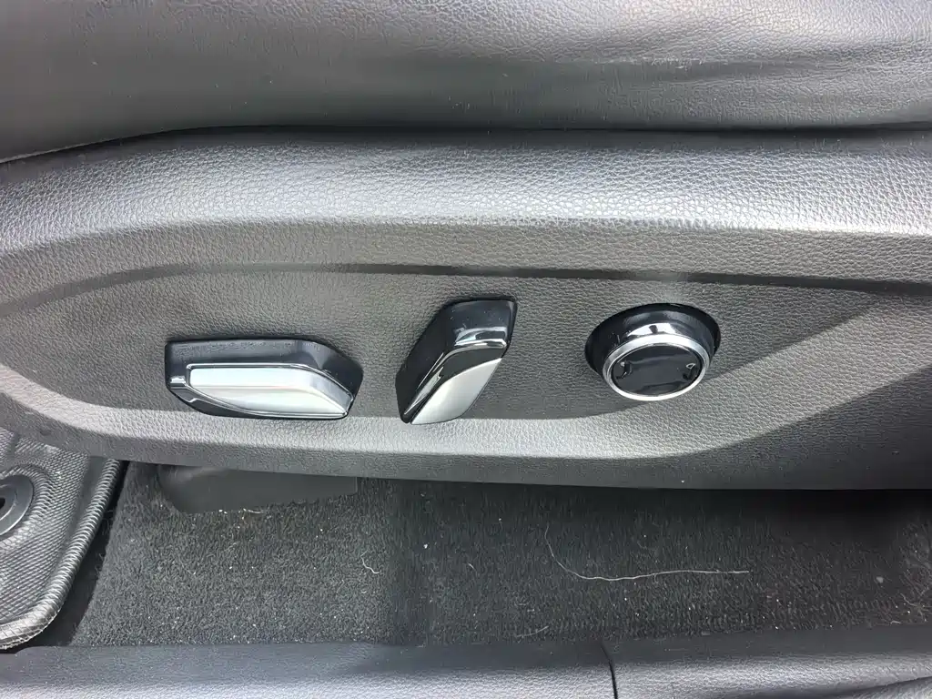 Ford Lingyu 2021 EcoBoost 225 Premium 6-seater 2022 - thumbnail 14
