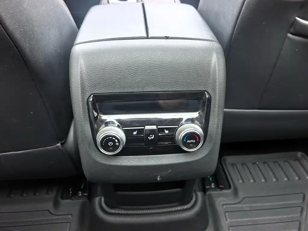 Ford Lingyu 2021 EcoBoost 225 Premium 6-seater 2022 - thumbnail 17