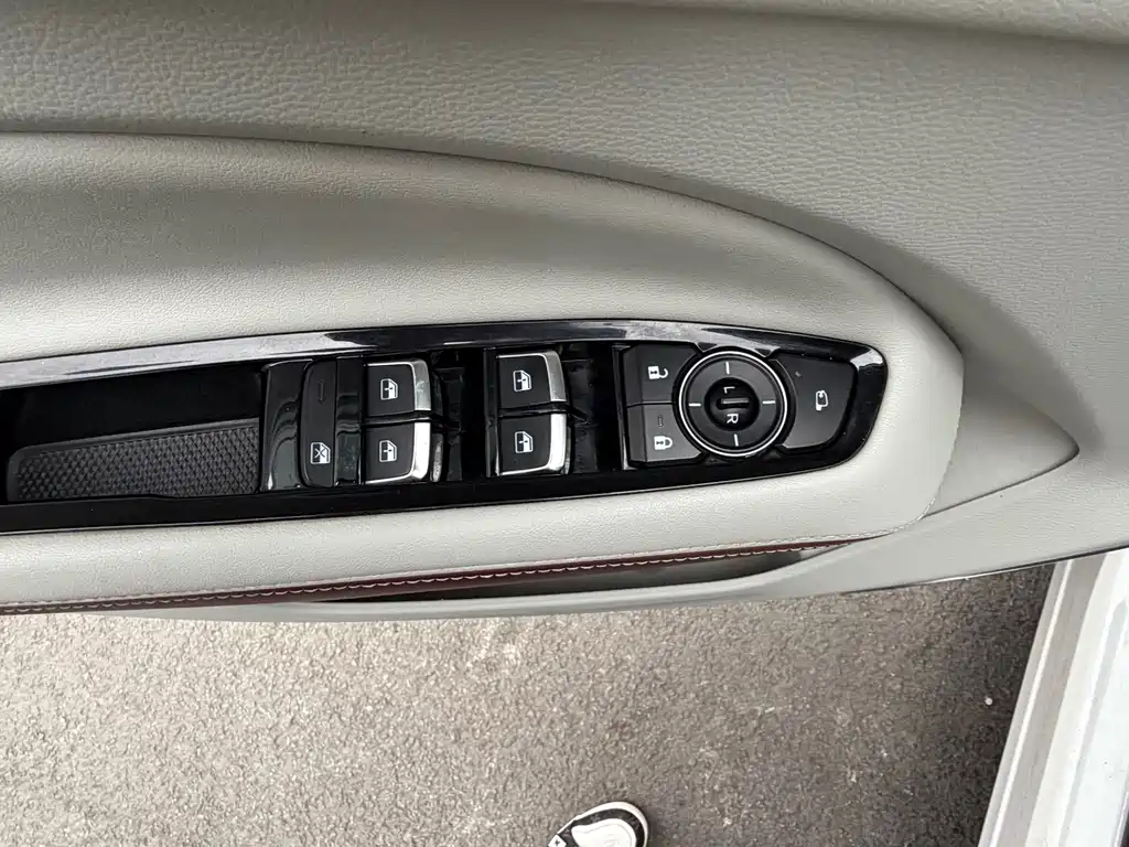 Ford Lingyu 2021 EcoBoost 225 Premium 6-seater 2022 - thumbnail 19