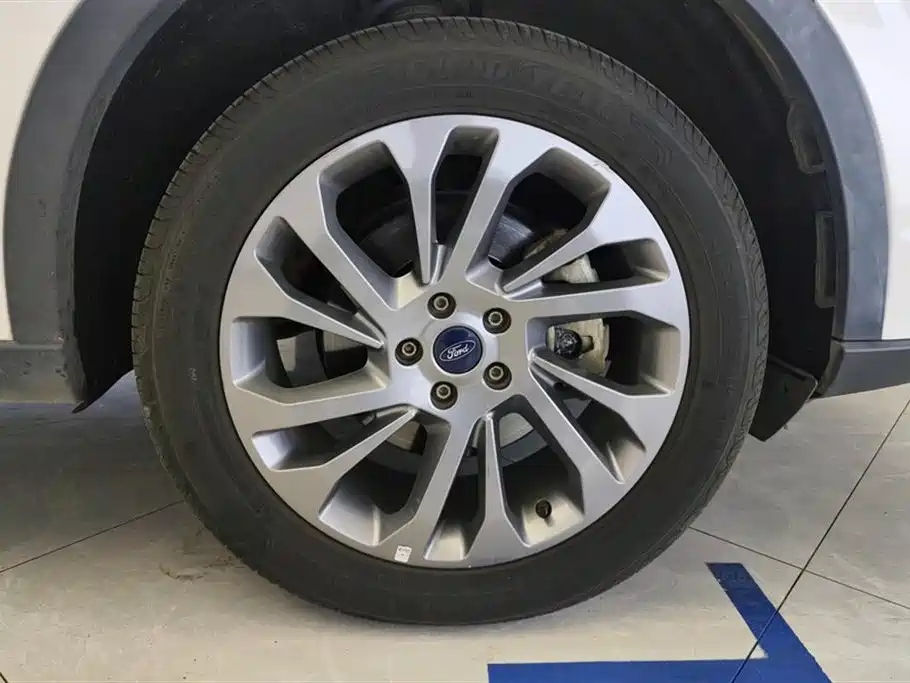 Ford Lingyu 2021 EcoBoost 225 Premium 6-seater 2021 - thumbnail 6
