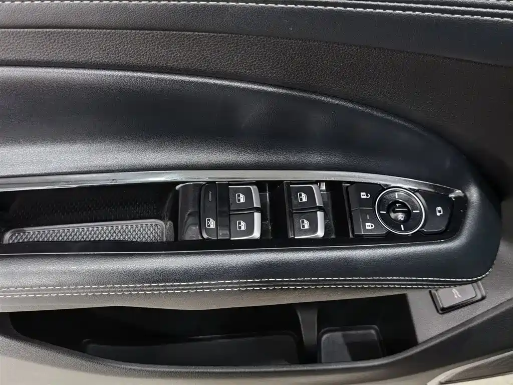 Ford Lingyu 2021 EcoBoost 225 Boiling Edition 6 Seats 2022 - thumbnail 9