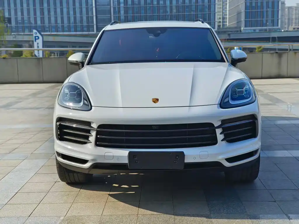 Porsche Porsche Cayenne 2023 Model Year Cayenne 3.0T Platinum Edition 2023 - thumbnail 2