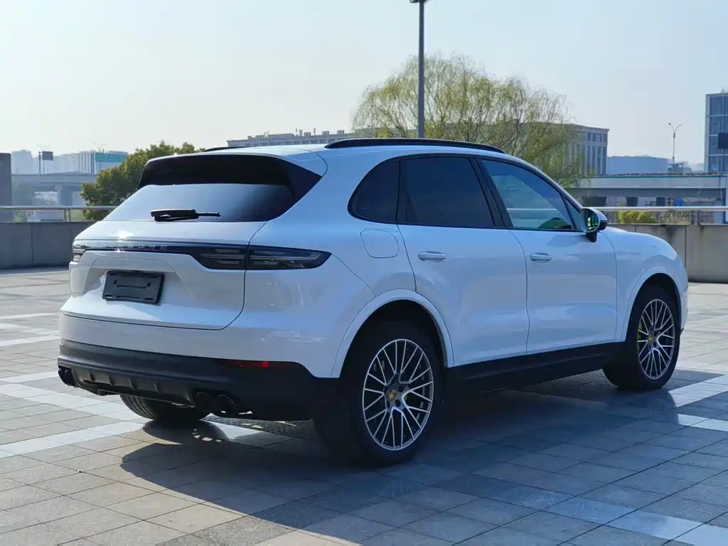 Porsche Porsche Cayenne 2023 Model Year Cayenne 3.0T Platinum Edition 2023 - thumbnail 5