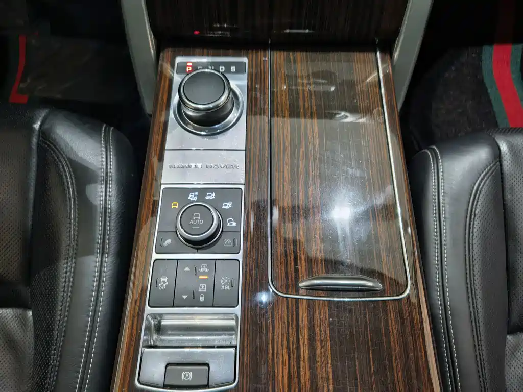 Land Rover Range Rover 2013 NA 5.0 V8 Vogue SE 2013 - thumbnail 6
