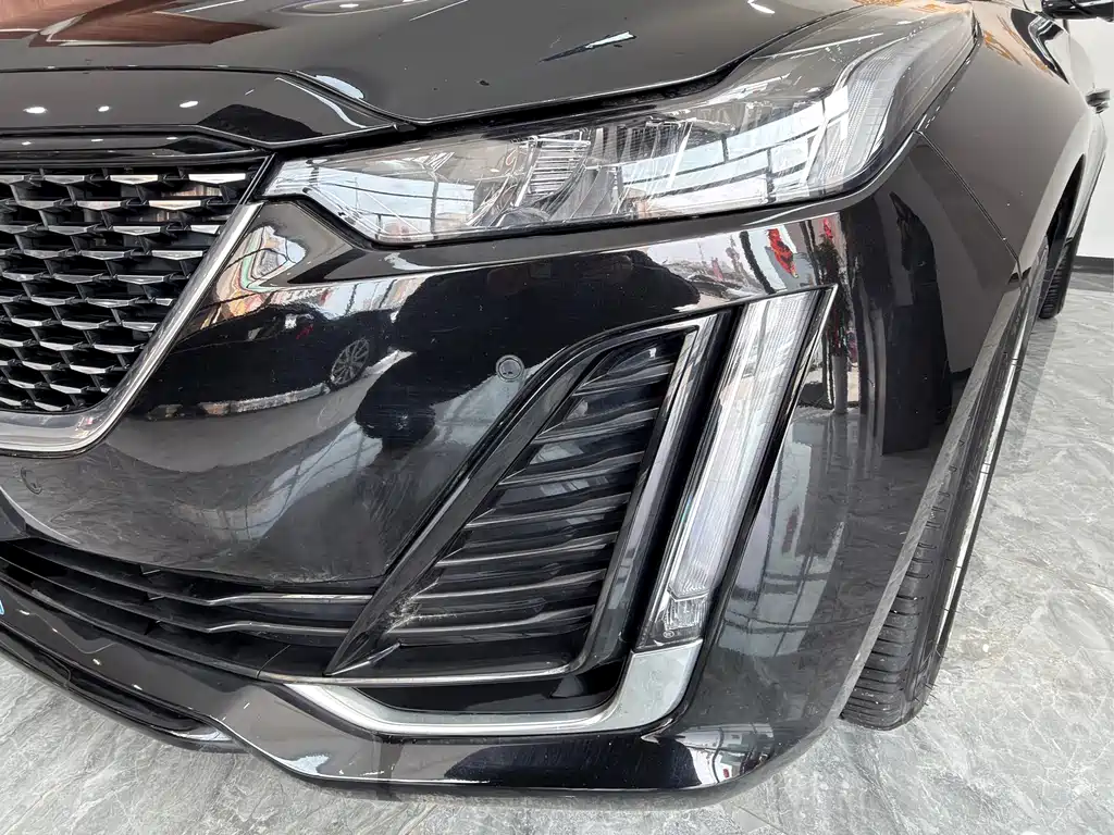 Cadillac Cadillac CT5 2022 28T Luxury 2023 - thumbnail 8