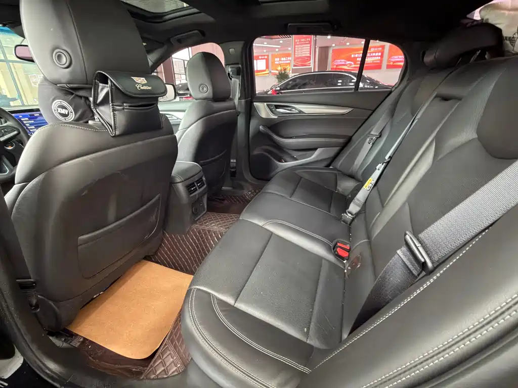 Cadillac Cadillac CT5 2022 28T Luxury 2023 - thumbnail 12