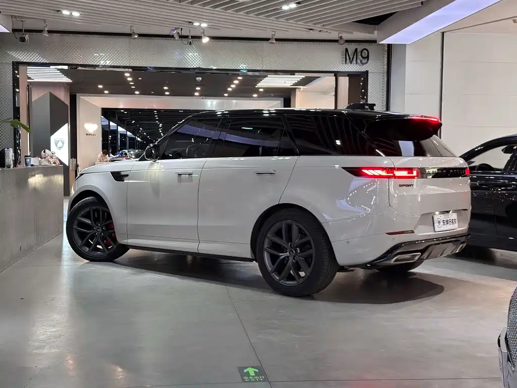 Land Rover Range Rover Sport 2023 400PS Dynamic SE 2023 - thumbnail 4