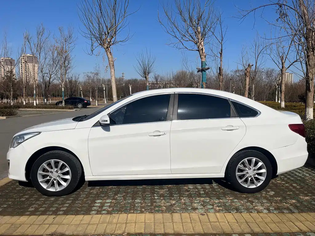 Dongfeng Fengxing Jingyi S50 2016 1.5L Manual Premium Edition 2016 - thumbnail 4
