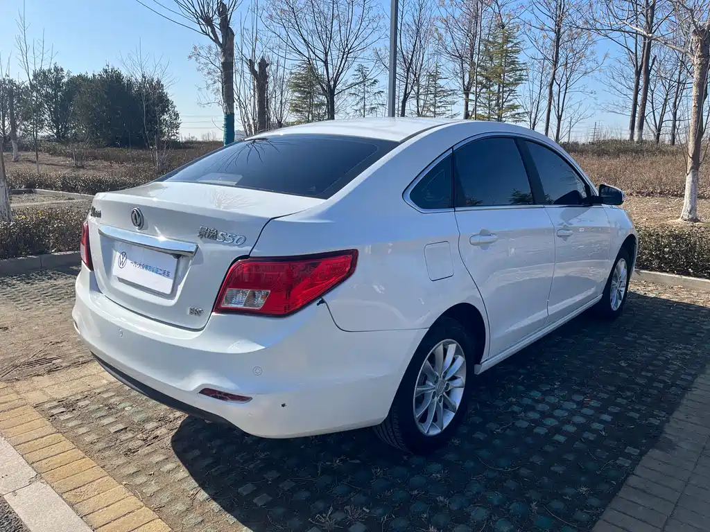 Dongfeng Fengxing Jingyi S50 2016 1.5L Manual Premium Edition 2016 - thumbnail 9