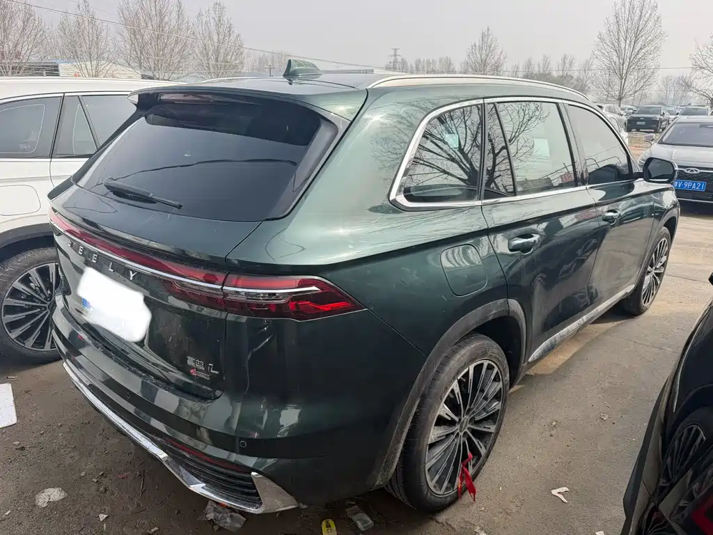 Geely Auto Geely Xingyue L 2025 Edition Dongfang Yao 2.0TD Automatic揽Star Version  Note: The "揽Star" (Lanxing) literally means "star-grabbing" but in this context it's likely referring to the "Automatic" transmission version with a star-themed trim/package. A more natural English translation would be:  Geely Xingyue L 2025 Edition Dongfang Yao 2.0TD Automatic Star Version 2024 - thumbnail 9