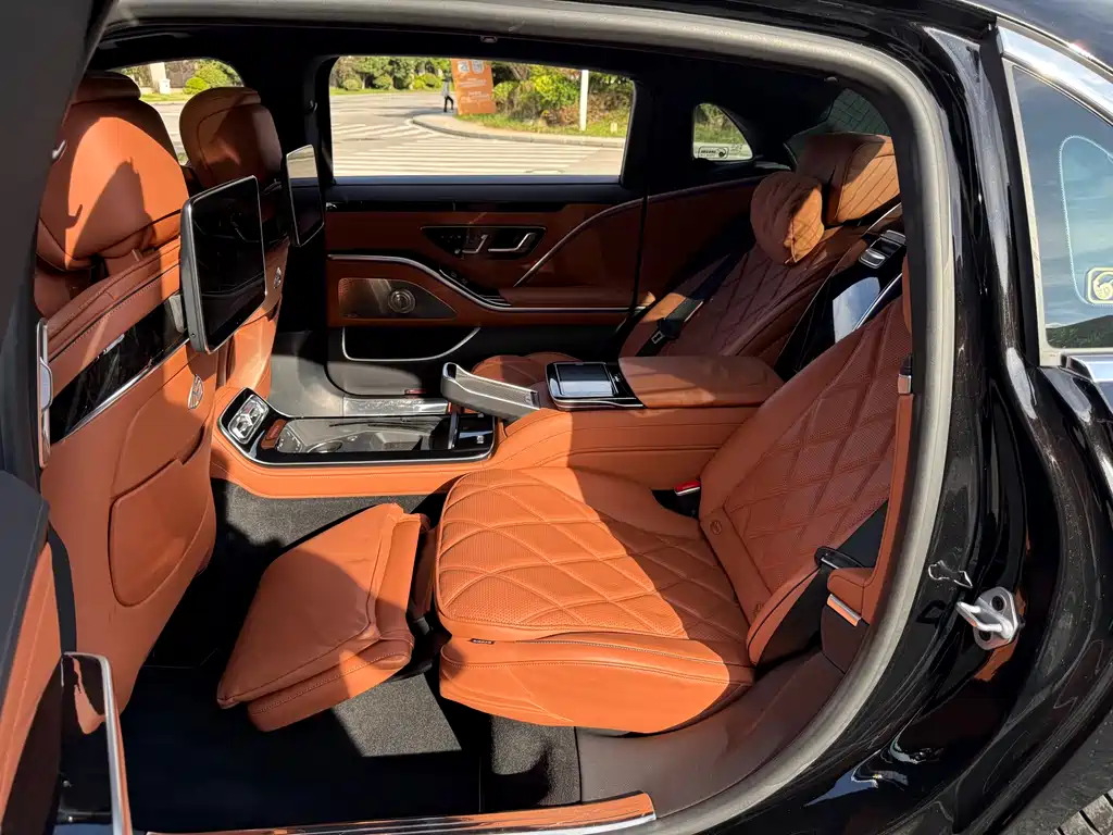 Mercedes-Benz Maybach S-Class 2022 S 480 4MATIC Intelligent Excellence Special Edition 2022 - thumbnail 9