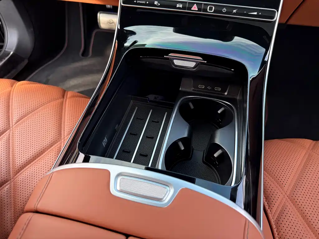 Mercedes-Benz Maybach S-Class 2022 S 480 4MATIC Intelligent Excellence Special Edition 2022 - thumbnail 16