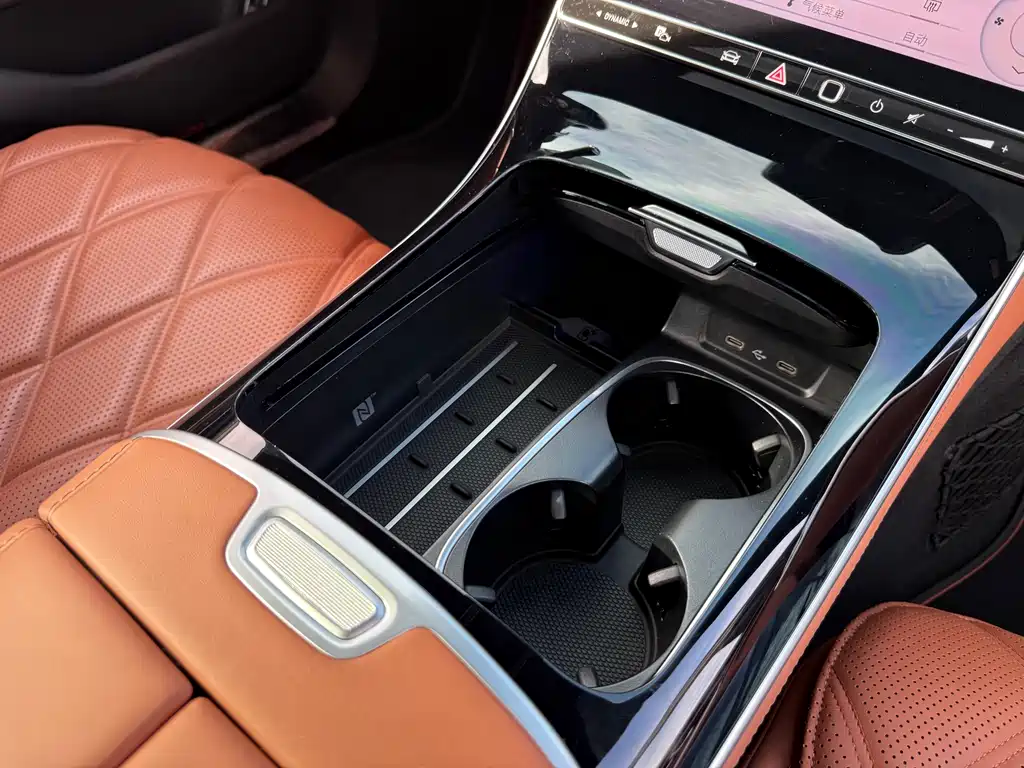 Mercedes-Benz Maybach S-Class 2022 S 480 4MATIC Intelligent Excellence Special Edition 2022 - thumbnail 17