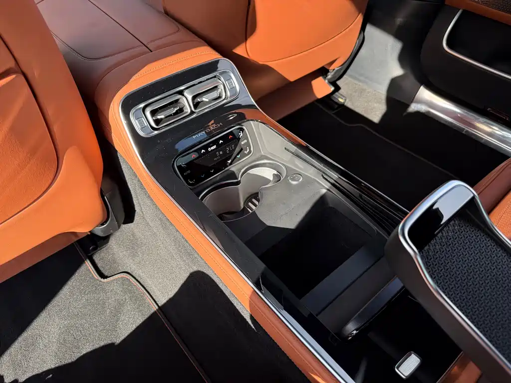 Mercedes-Benz Maybach S-Class 2022 S 480 4MATIC Intelligent Excellence Special Edition 2022 - thumbnail 22