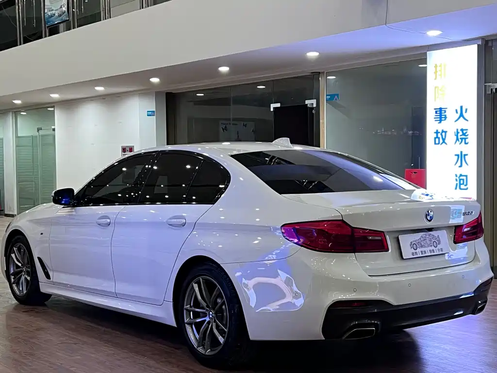 BMW BMW 5 Series Import 2019 525i M Sport Package 2019 - thumbnail 4
