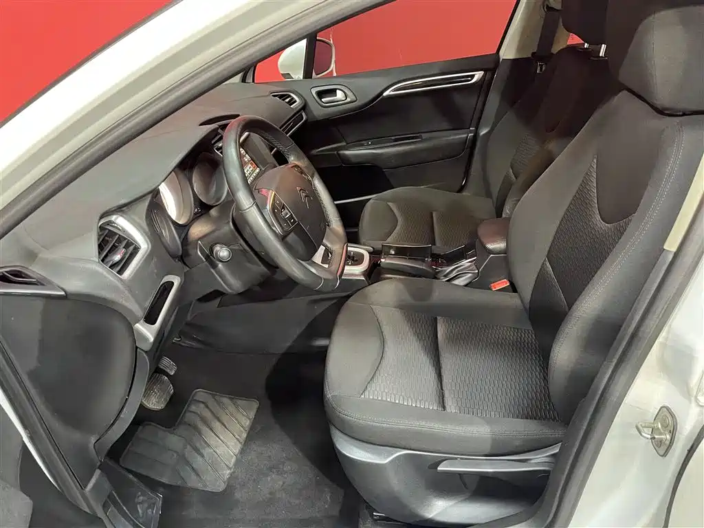 Citroen Citroën C4L 2014 1.8L Automatic Style Edition 2015 - thumbnail 5